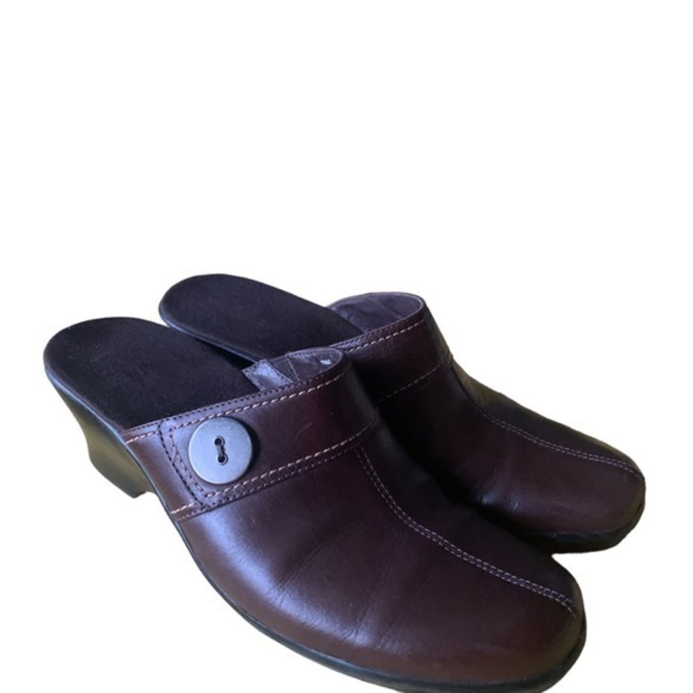 🛍️ Clark’s brown shoes‎